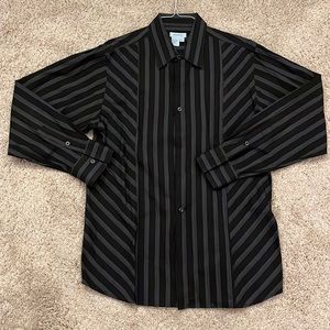 Long sleeve casual button down shirt. Black and gray. Large.